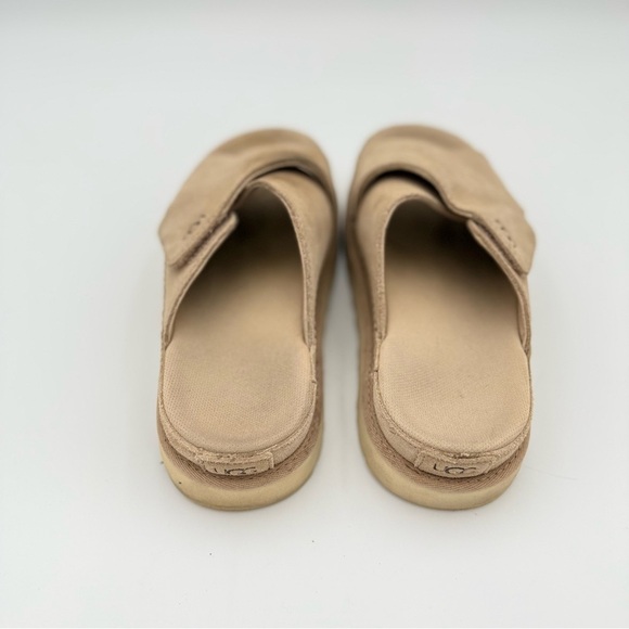 UGG Goldenstar Cross Slide size 6 - Picture 5 of 8